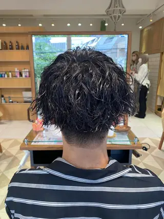 ショート カラー パーマ ヘアアレンジ メンズ メンズパーマの巨匠 鈴木純のヘアスタイル