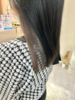 セミロング カラー 西 めぐみのヘアスタイル