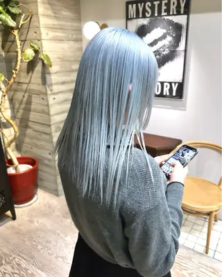 カラー 抜きっぱなしブロンド ササキカズマのヘアスタイル