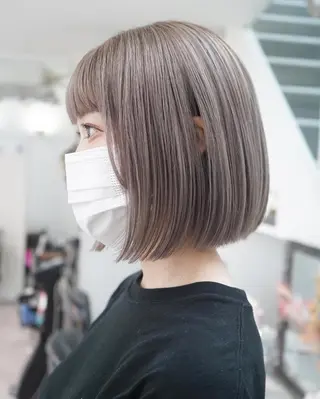 ショート カラー ayano/天神 ハイトーン/レイヤーのヘアスタイル