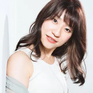 ミディアム シェアハピ ヤマモトのヘアスタイル