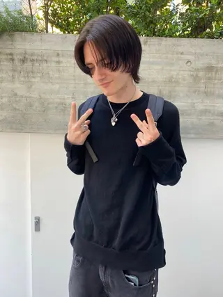 ミディアム メンズ パーマ、髪質改善 カズマのヘアスタイル