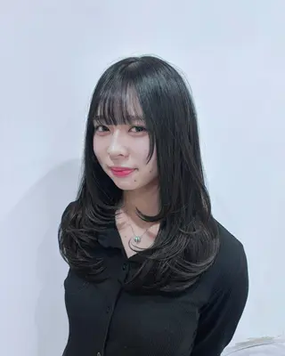 セミロング 🧸韓国風艶髪/ 透明感抜群カラー🧸のヘアスタイル