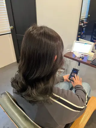 ミディアム カラー シウ門前仲町所属・圓岡 睦美のヘアスタイル