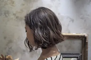 ショート カラー 難波 茜のヘアスタイル