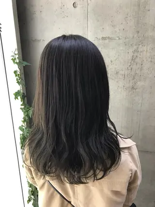 セミロング oshare tom (スタイリスト)所属・人気🌻《髪質改善》 平井 綾乃のヘアスタイル