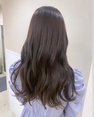 ロング カラー mina .のヘアスタイル