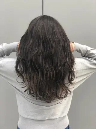 ロング 能登谷 きよのヘアスタイル
