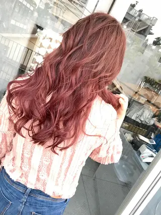 セミロング カラー TOMOYAレイヤー ブリーチ縮毛矯正のヘアスタイル