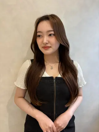 ロング 透明感カラー／ CHIHIROのヘアスタイル