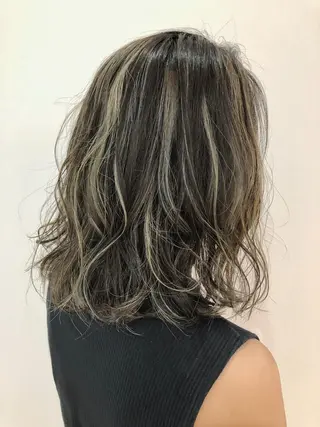 ミディアム カラー 服部 樹季のヘアスタイル