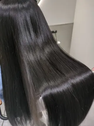 ロング カラー 艶髪韓国ヘア🇰🇷 韓国風メンズカット のヘアスタイル