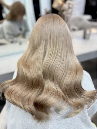 ロング カラー Maho ブリーチモデル募集中のヘアスタイル