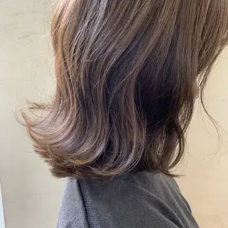 セミロング カラー MESSA Raffinato所属・岩永 知衣のヘアスタイル