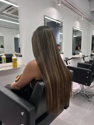 ロング カラー R/🤎 パーマ&ブリーチ🔥のヘアスタイル