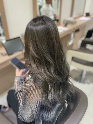 ロング カラー ヘアアレンジ 奥村 美郁子のヘアスタイル