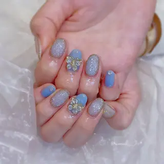 ネイル 𝘙𝘪𝘰𝘯𝘢 ...🕯🤍のネイルデザイン