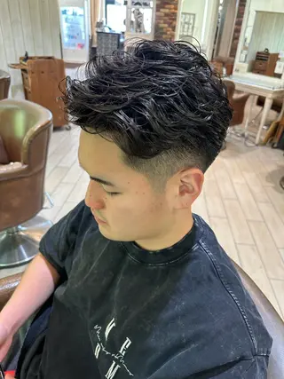 パーマ メンズ 増渕 駿介のヘアスタイル