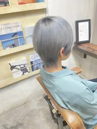 ショート カラー ブリーチ＆縮毛矯正 🧸tomoki🧸のヘアスタイル