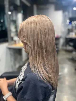 ロング カラー ハイトーンカラー 🦄レイヤーカットのヘアスタイル