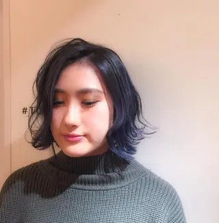 ミディアム カラー ホワイト&レイヤーカ ットエクステ長畠俊輔のヘアスタイル