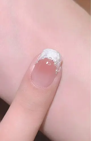 ネイル 長さ出し専門 パーツのネイルデザイン