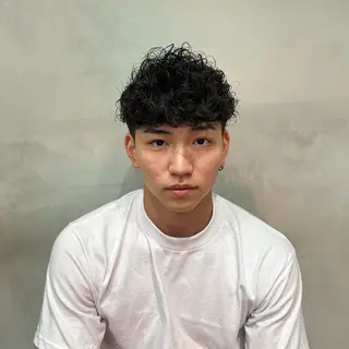 パーマ メンズ fifth 安次富　泰雅のヘアスタイル