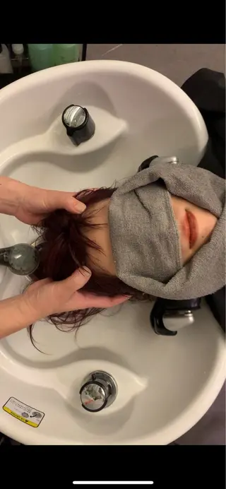 セミロング THE./ブリーチ 透感カラー/髪質改善のヘアスタイル