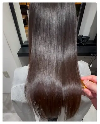 セミロング 💥吉祥寺髪質改善 縮毛矯正💥のヘアスタイル