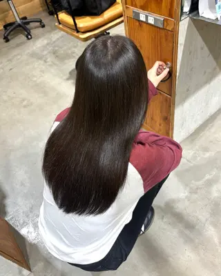 ロング カラー 小木曽 里華のヘアスタイル