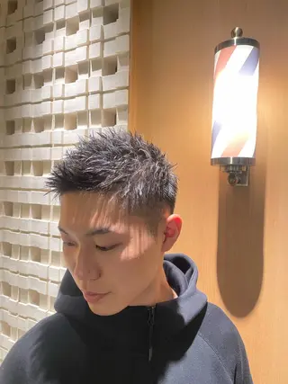 ショート カラー 大崎 俊輔のヘアスタイル