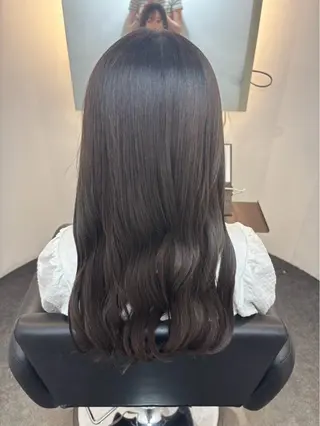 ロング カラー 9NINE by truth所属・飯尾 成那のヘアスタイル