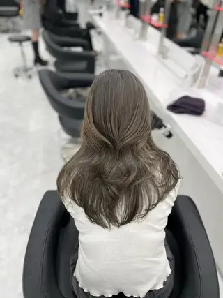 カラー *儚げ透明感🕊 赤み消し艶カラー🌿のヘアスタイル