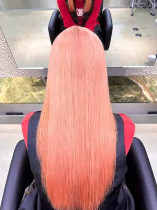 ロング ハイトーン/ 縮毛矯正のヘアスタイル