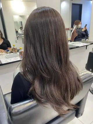 セミロング カラー 小顔ショート🦋 八巻ちさとのヘアスタイル