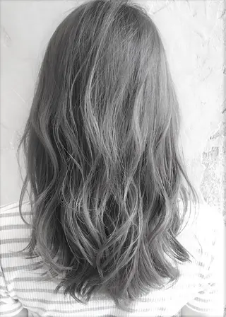 ロング ココバイファニック 関内のヘアスタイル