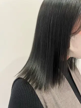 カラー 櫻井 莉子のヘアスタイル