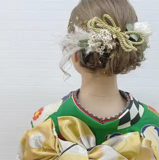 ミディアム ヘアアレンジ GRANLUSSO 〜グランルッソ駅前店所属・木口 嘉美のヘアスタイル