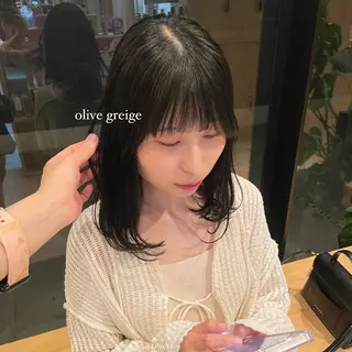 セミロング 🍑暖色カラー／ アレンジ／真希🎀のヘアスタイル