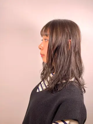 ミディアム カラー よしだ とおいのヘアスタイル