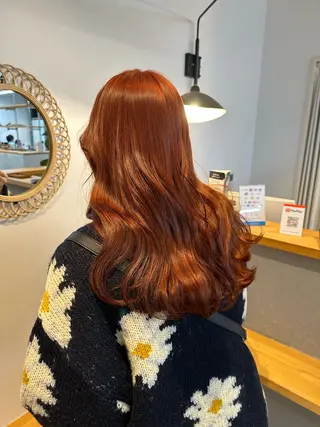 セミロング カラー yuika .のヘアスタイル