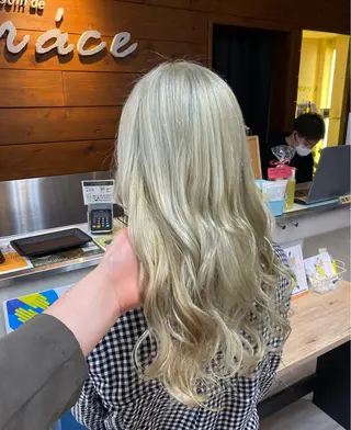 ロング カラー ヘアアレンジ HAIRSALONLOOP所属・川上 麻梨阿のヘアスタイル