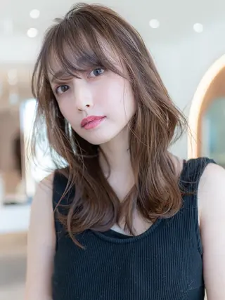 ミディアム カラー 🉐レイヤー/塩見 弘樹🉐渋谷のヘアスタイル