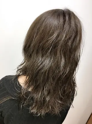 セミロング カラー 海外風レイヤーカット 👑店長　平松　由のヘアスタイル