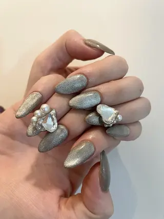 セミロング カラー パーマ ヘアアレンジ メンズ キッズ ネイル マツエク・マツパ ⛓Miyu ⛓のネイルデザイン