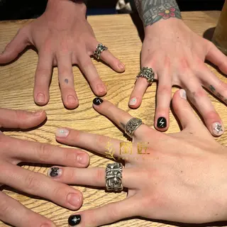 メンズ ネイル 閨匠 ビューティサロンのネイルデザイン