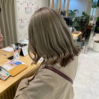 ミディアム カラー THE ESCALA 町田所属・町田縮毛矯正/ 髪質改善/美髪特化のヘアスタイル