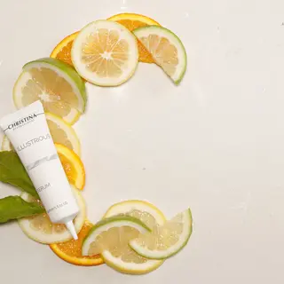 ハーブピーリング/ 脱毛/ホワイトニングのエステ・リラクイメージ