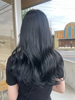 ロング カラー 根岸 麻菜のヘアスタイル