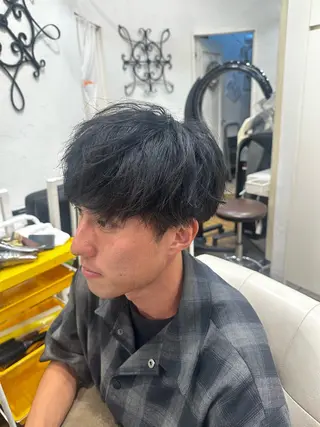 メンズ ローグヘアー綾瀬店所属・ハラグチ アキマサのヘアスタイル